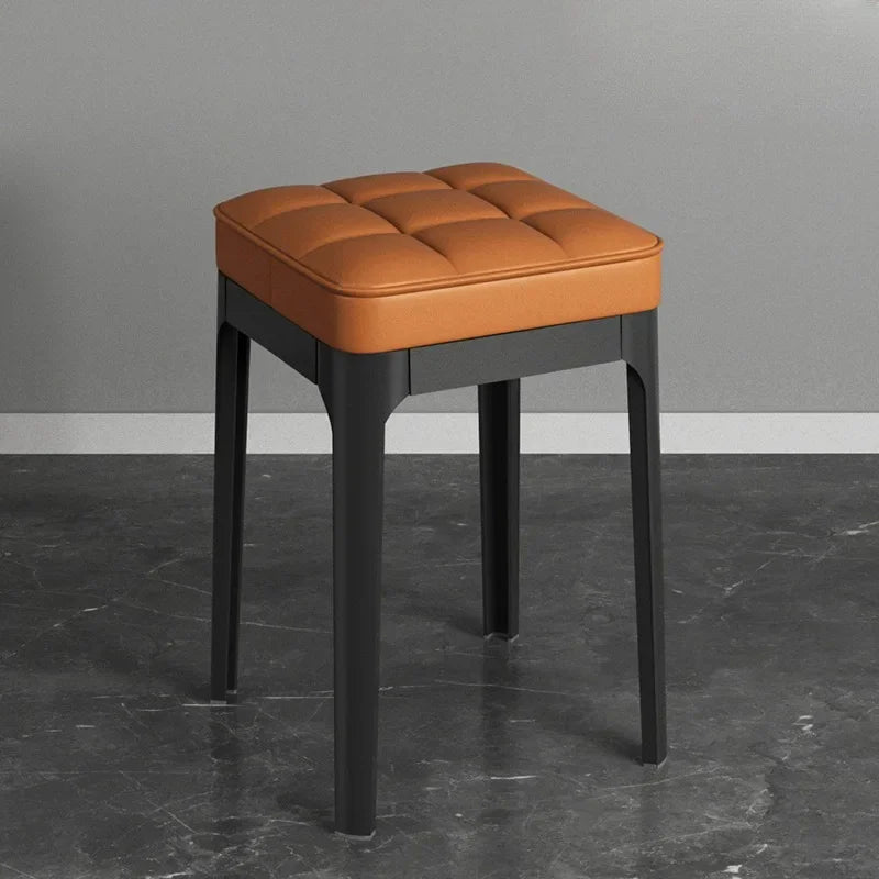 Bunte PU-Esshocker mit dicker Polsterung – Stapelbarer Designer-Sitzhocker für Restaurant, Küche & kleine Räume