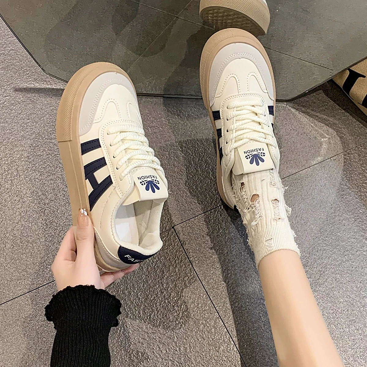 Damen Plateau Sneaker – Chunky Outdoor Trainer mit Höhenerhöhung aus Velours-Optik pour Frühling &amp; Herbst 