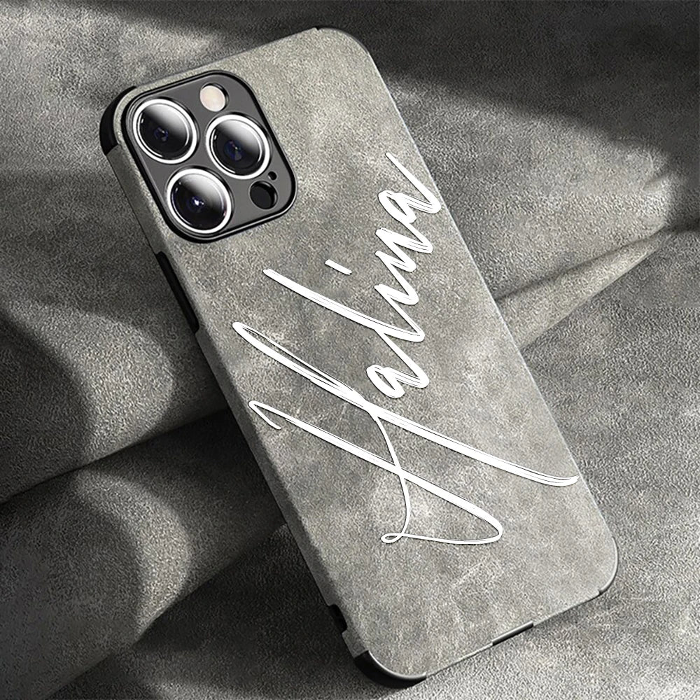 Personalisierte iPhone Lederhülle mit Kalligrafie-Namen – Luxus Kunstleder Schutzhülle für iPhone 11–16 Pro Max