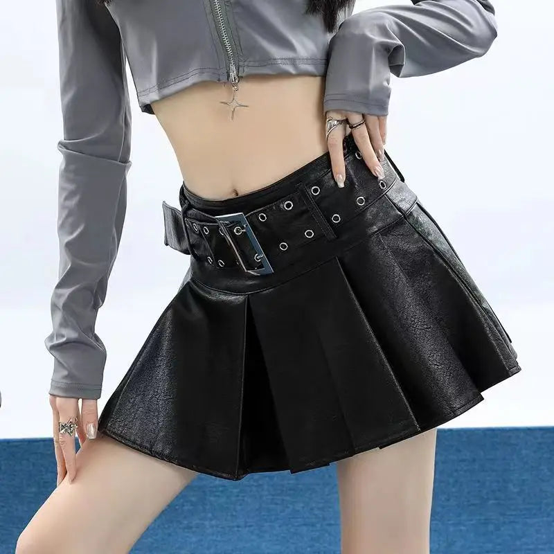 Damen PU Leder Minirock Schwarz – Plissierter A-Linien Rock im Punk- & Y2K-Style, Vintage Gothic Streetwear Minirock für Frühling & Sommer