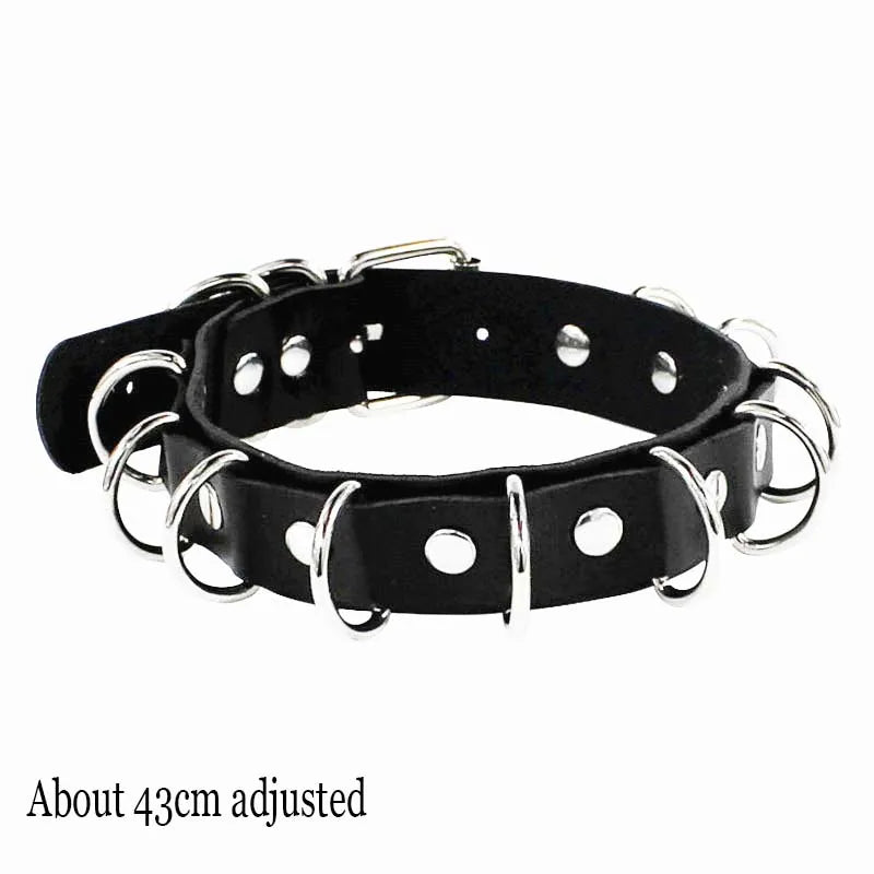 Punk Gothic Choker aus schwarzem PU-Leder – Fledermaus Halsband mit Herzschloss, Schlüssel & Spikes für Damen