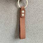 Klassischer Vintage Leder Schlüsselanhänger aus Rindsleder – Eleganter Auto-Keychain für Herren & Unisex mit Metallring Modell K5057