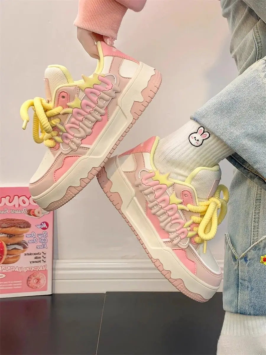 Damen Chunky Plateau Sneaker 2025 – Aesthetic Plattform-Schuhe aus Kunstleder mit dicker Sohle & Alphabet-Details