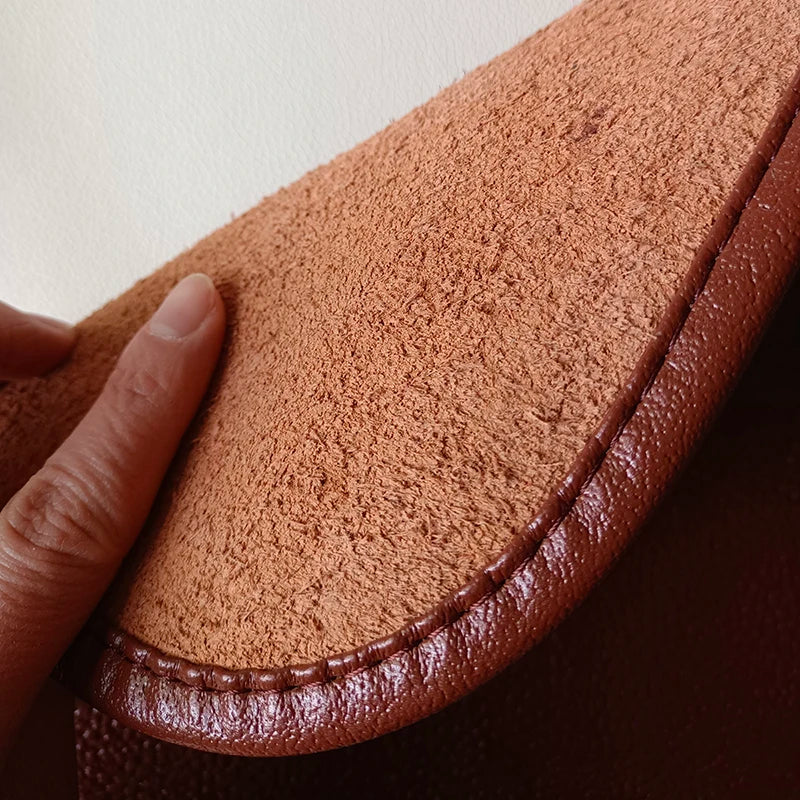 Quadratisches Sitzkissen aus Rindsleder 40 × 40 cm – Wasserdichtes, extra dickes Lederkissen für Büro, Sofa & Stuhl