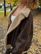 Damen Faux Lammfell Lederjacke – Kurze Bomberjacke mit Revers & Reißverschluss, warme Biker Aviator Jacke für Herbst & Winter