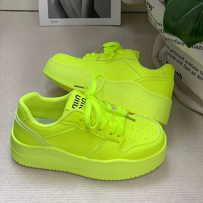 Damen Plateau Sneaker Grün – Chunky Lace-Up Sneakers aus Kunstleder im Hip-Hop Style für Frühling & Herbst