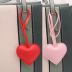 Herz Schlüsselanhänger aus Leder in Rosa & Rot – Süßer Love Keychain als Taschenanhänger & Geschenkidee für Frauen und Mädchen