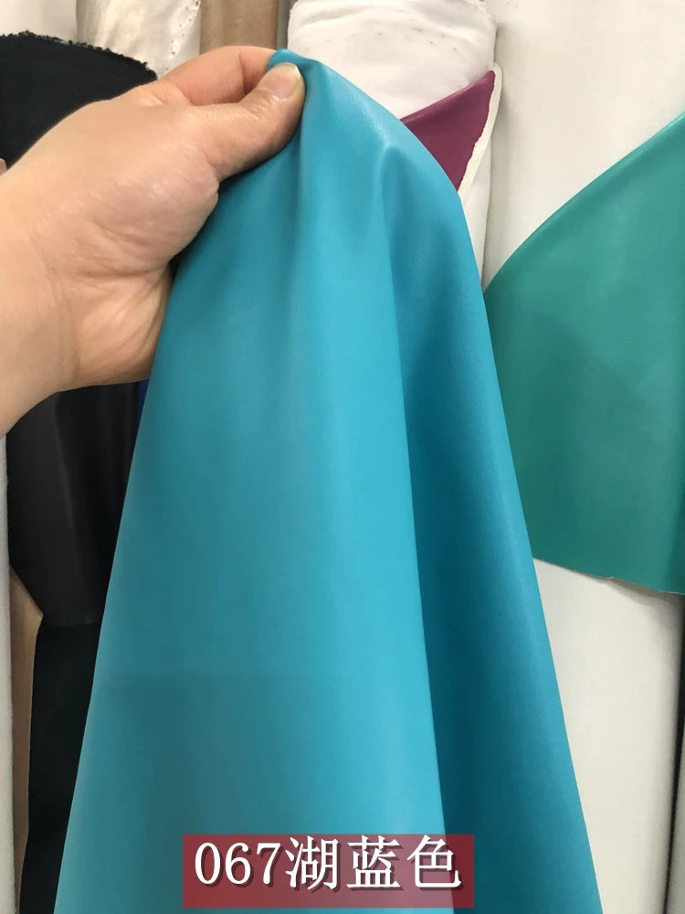Dünnes weiches Kunstleder Meterware – Elastischer PU-Lederstoff mit Schafprägung für Kleidung, Taschen & DIY Nähprojekte