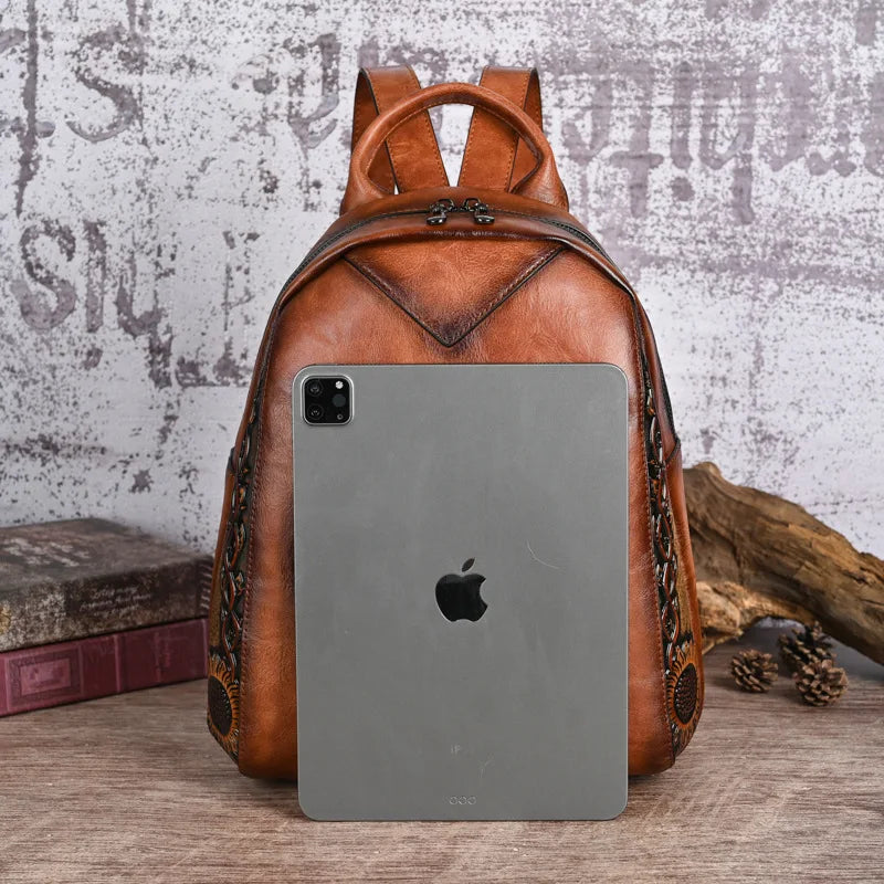 MOTAORA Damen Rucksack aus PU-Leder – Vintage geprägter Lederlook Rucksack mit Regenschutz, kompakt & elegant