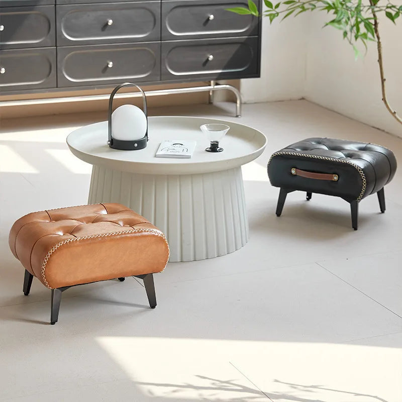 Quadratischer Lederhocker – Moderner Wohnraum-Fußhocker im amérikanisch-italienischen Stil