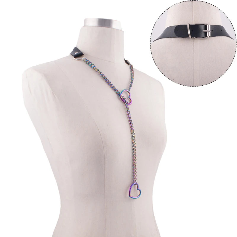 Schwarzer Leder Choker mit Herz & Kette – Punk Gothic Halsband für Damen, Goth Schmuckaccessoire