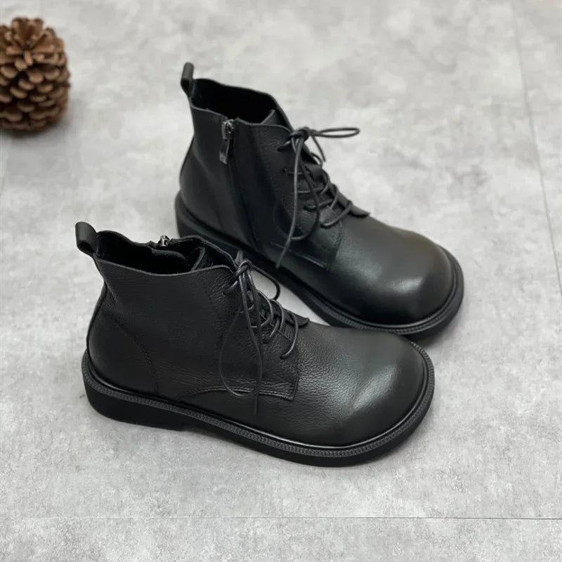 Handgefertigte Damen Leder Kurzstiefel aus Echtleder – Bequeme Flat Heel Boots mit breiter Zehenform, Warme Freizeitstiefel im British Style