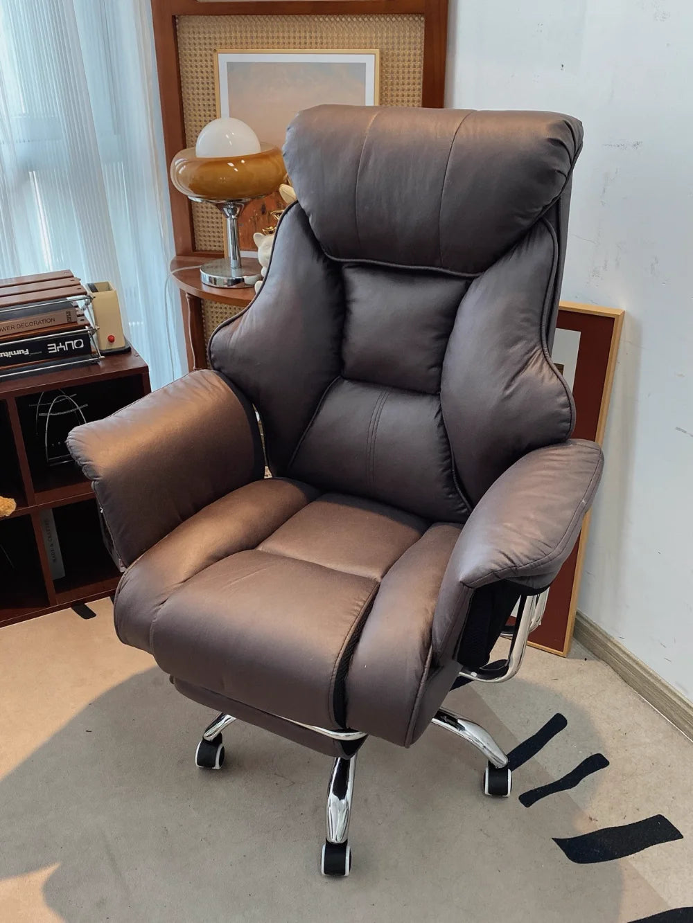 Bureau ergonomique Relax en cuir PU avec meubles de rangement – ​​Meuble de direction avec fonction de liège et aluminium pour le bureau à domicile 