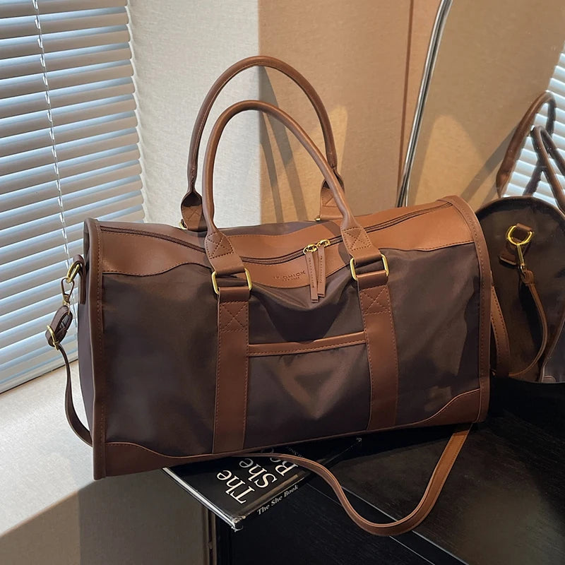 Elegante Lederoptik Reisetasche – Große Weekend Duffle Bag mit Reißverschluss, verstellbaren Trägern & viel Stauraum