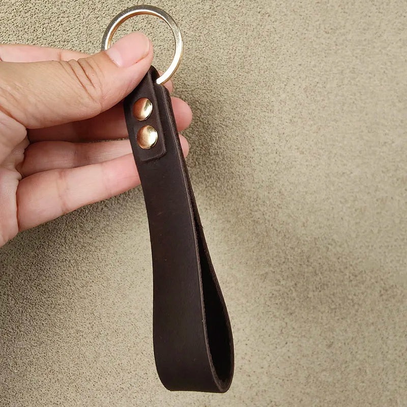 Klassischer Vintage Leder Schlüsselanhänger aus Rindsleder – Porte-clés automatique plus élégant pour hommes et unisexe avec anneau métallique modèle K5057
