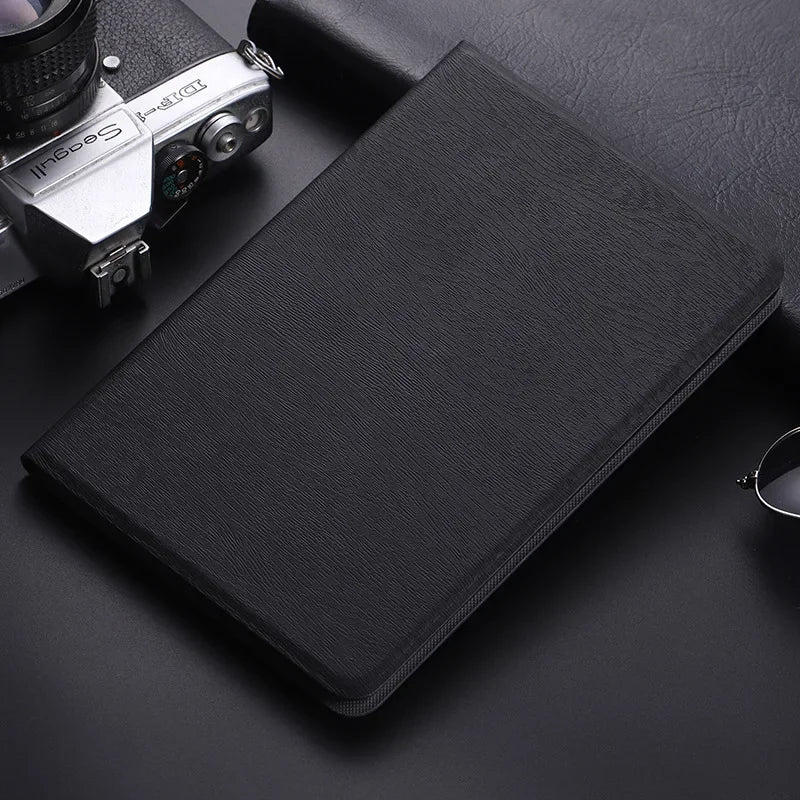 Schlichte Leder Tablet-Hülle im Book-Style für iPad 10.2 (7., 8. & 9. Gen), iPad 10. Gen, iPad Air 4 & 5, iPad mini & iPad Pro 11 – Stand Cover mit Rundumschutz