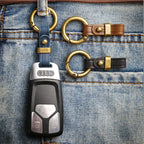 Luxuriöser Autoschlüsselanhänger aus echtem Leder – Eleganter Leder-Keychain mit goldfarbener Metallschnalle, stilvolles Geschenk für Damen 