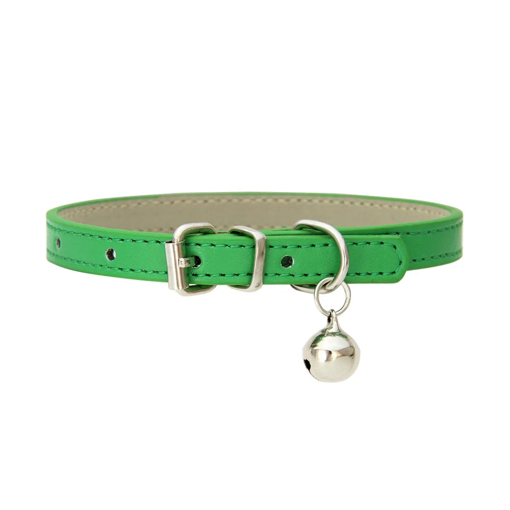 PU Leder Hundehalsband mit Glöckchen – Leichtes, farbenfrohes Halsband für Hunde & Katzen (Chihuahua, Welpen & Katzen)