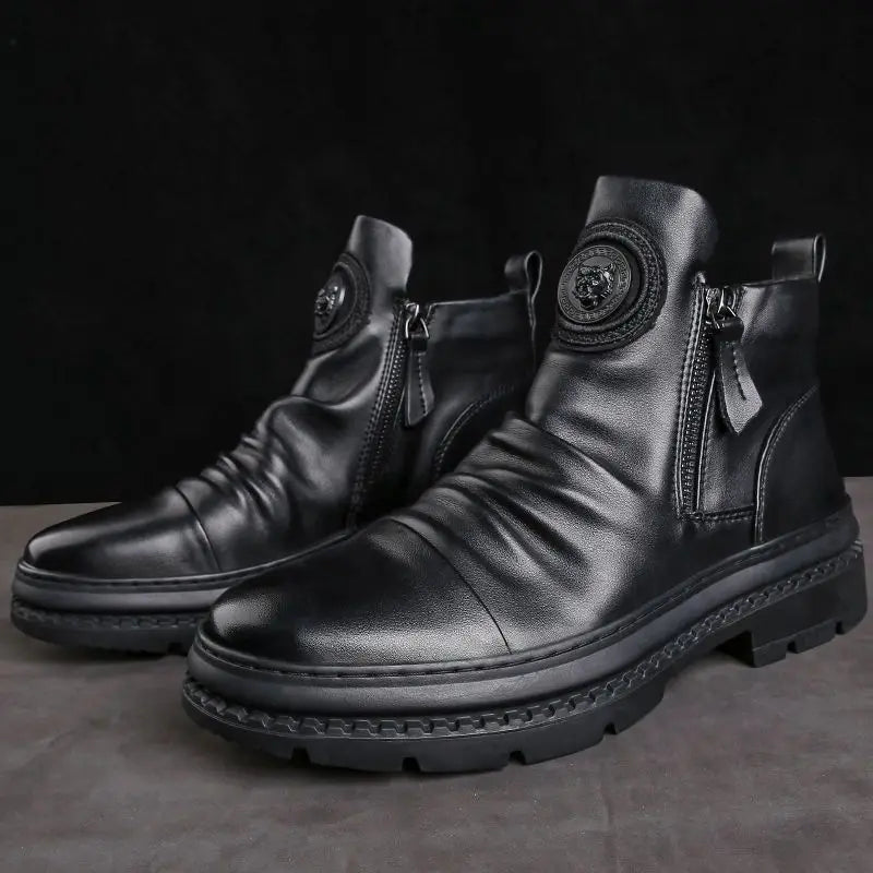 HAOBOYUEQ Herren Motorradstiefel – British Style High-Top PU-Leder Boots mit Rundzehe, Seitenreißverschluss & Plateau