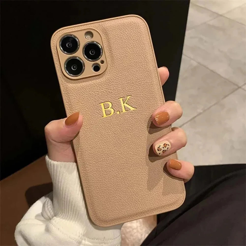 Personalisierte Leder iPhone Hülle mit Initialen & Namen – Luxus PU Leather Case für iPhone 11 bis iPhone 17 Pro Max & Plus