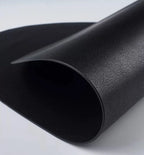 Schwarzes Platzset & Untersetzer Set aus Kunstleder – Runde & ovale Tischsets, wasserfest & hitzebeständig | Elegante Tischdeko für Zuhause & Weihnachten