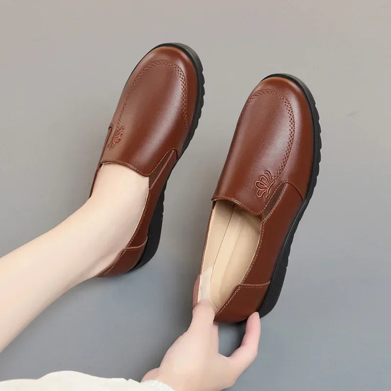 YanCloud Damen Leder Loafers – Bequeme Slip-On Flats mit 3 cm Absatz, atmungsaktive Mokassins für Alltag & Autofahren
