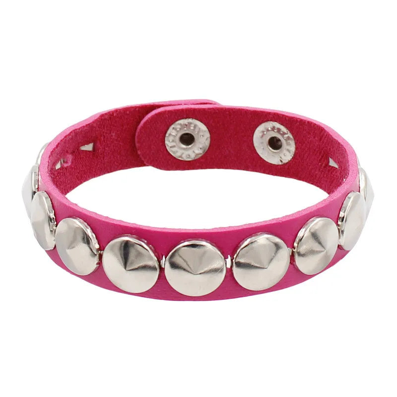 Punk Nieten Kettenarmband aus PU-Leder – Rock Style Lederarmband mit Spikes & Metallkette, Unisex Wristband für Damen & Herren