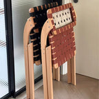 MOMO Retro Esszimmerstuhl aus Massivholz & Sattelleder – Klappbarer Designerstuhl im Wabi-Sabi Stil aus Eiche