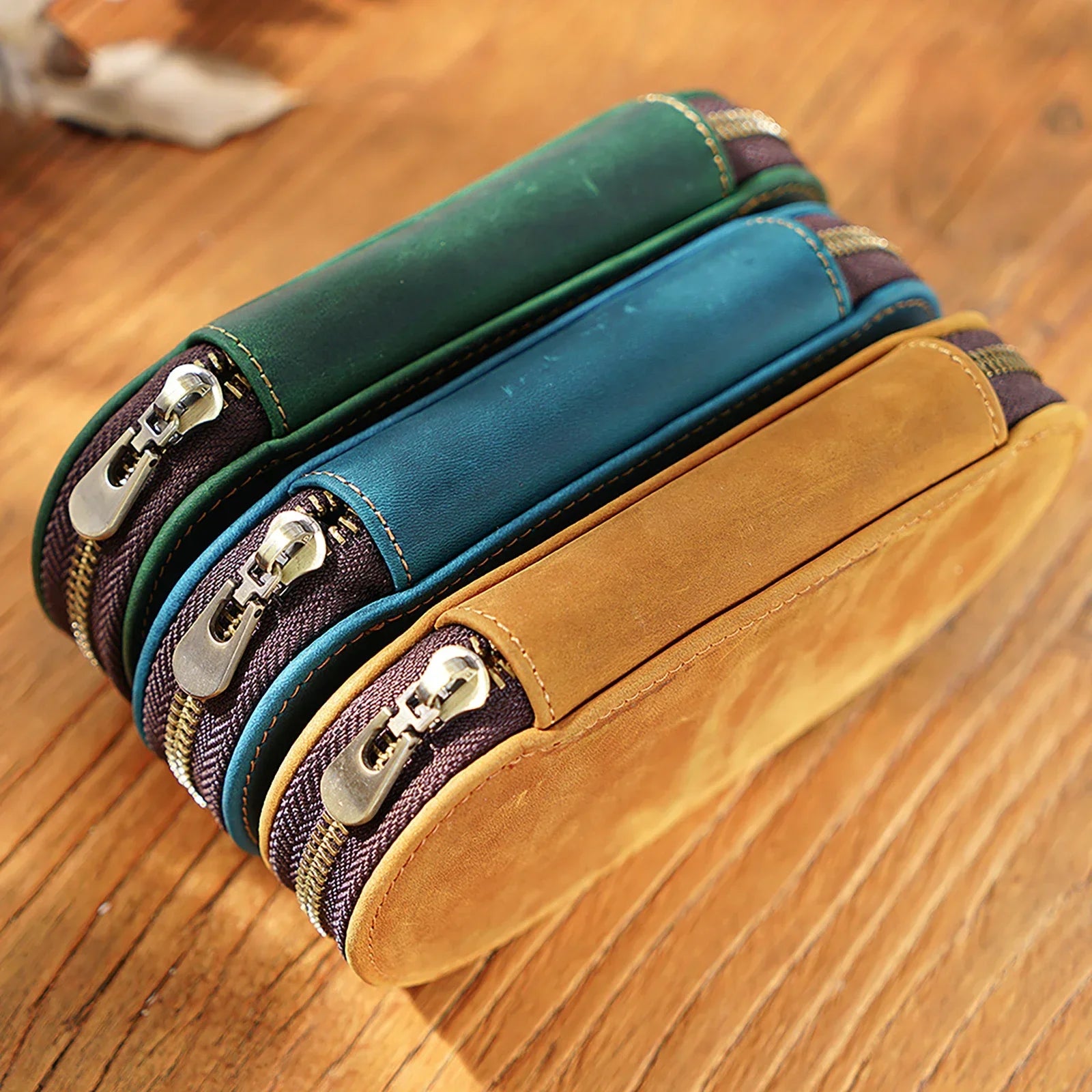 Echtleder Stifteetui mit 3 Fächern & Reißverschluss – Retro Organizer Pen Case für Füllfederhalter, Schule & Büro