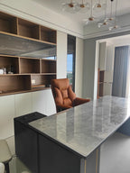 Bureau ergonomique Relax en cuir PU avec meubles de rangement – ​​Meuble de direction avec fonction de liège et aluminium pour le bureau à domicile 