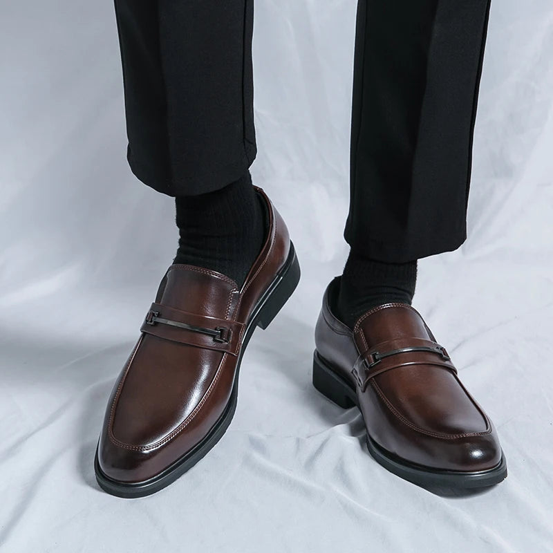 Mocasines de cuero de negocios para hombre: zapatos clásicos sin cordones con forma de zehenform, zapatos de vestir elegantes para la oficina, el tiempo alto y todos los días 