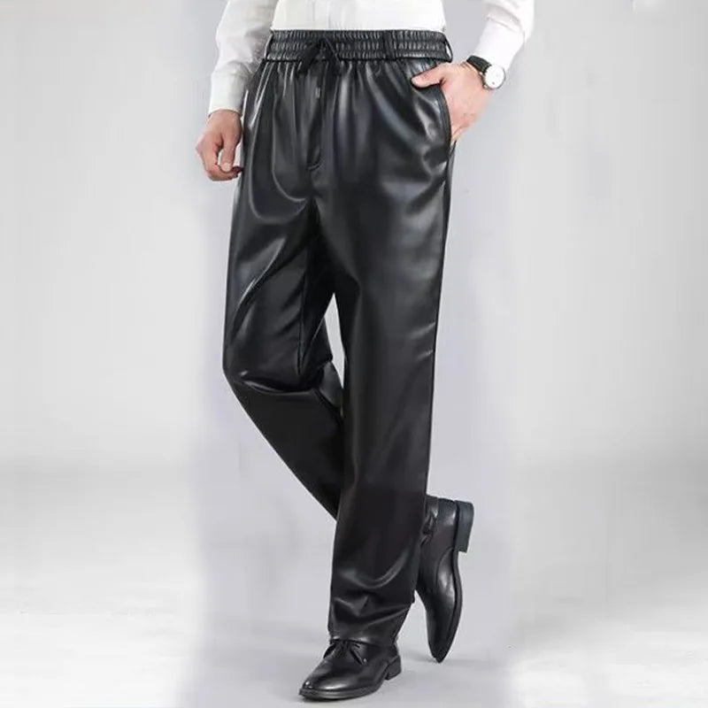 Herren PU Lederhose Herbst/Winter – Elastischer Bund, gerade Casual-Passform, winddichte & warme Motorrad-Kunstlederhose