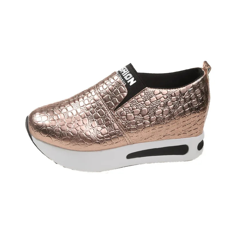 Damen Sneaker Silber mit Plateau – Slip-On Loafer aus PU-Leder mit Keilabsatz & dicker Sohle für Frühling & Herbst