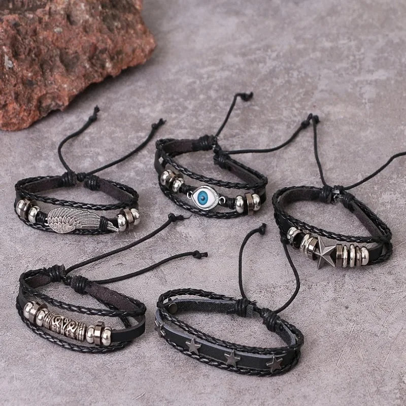 Conjunto de brazalete de cuero multicapa punk: brazalete gótico antiguo con encanto de totenkopf, Augen y Stern en estilo rock Y2K para hombres