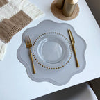 Runde Luxus PU Leder Platzsets mit Blumenprägung – Elegante Kunstleder Tischsets (1/4/6 Stück) para decoración de tela con estilo 