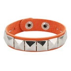 Punk Rock Lederarmband mit Nieten – Einreihiges PU Leder Cuff Armband mit quadratischen Spikes, Unisex Wristband für Damen & Herren