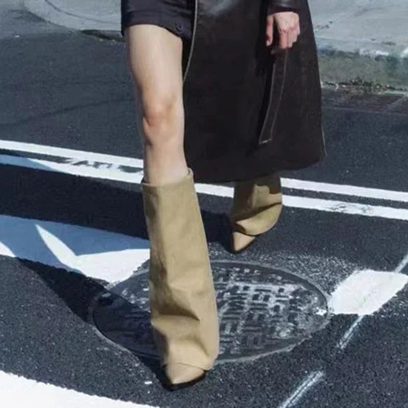 TRY JADE Damen Kniehohe High-Heel-Boots – Modische Plateau-Stiefel mit Blockabsatz & spitzer Zehenform für den Winter