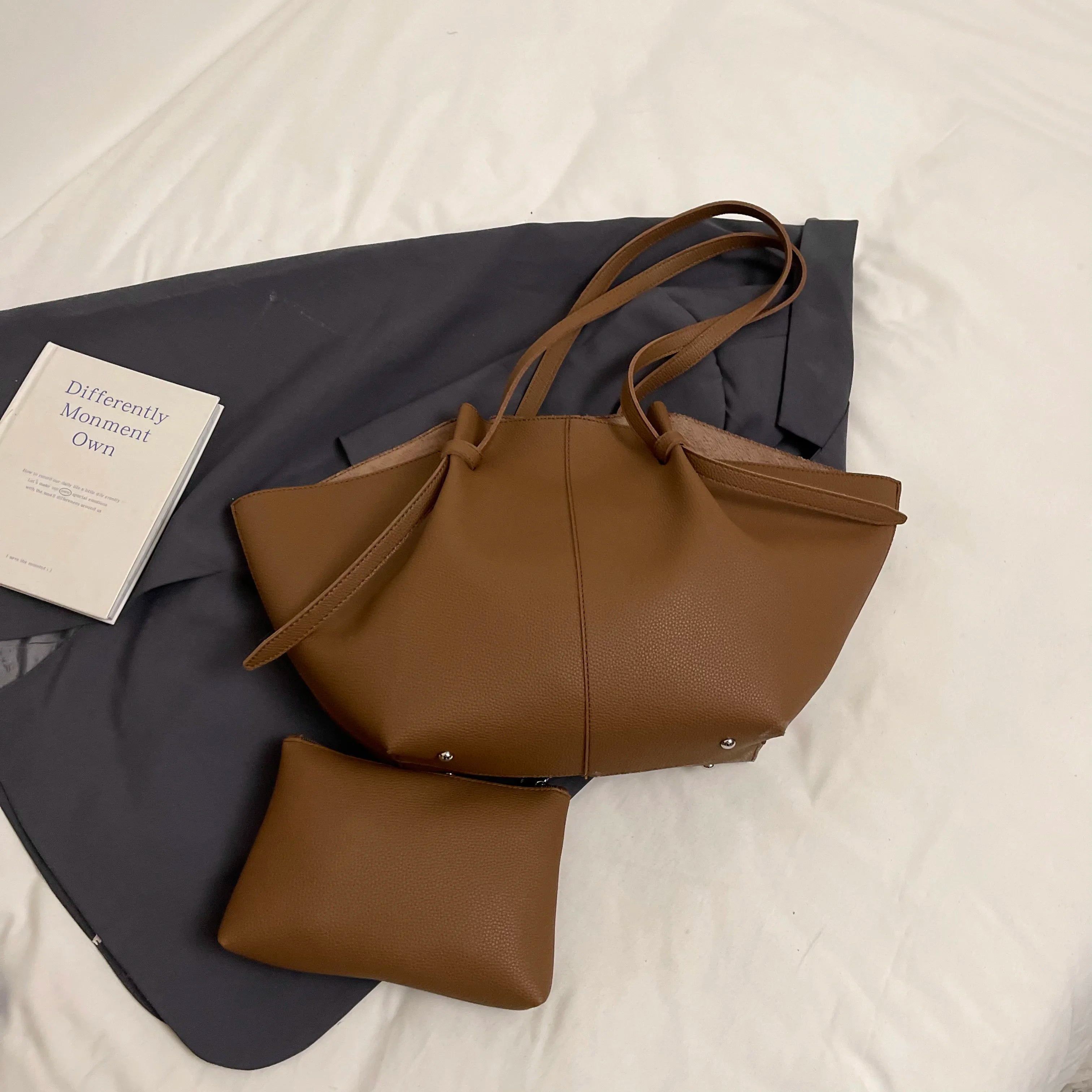 Designer Schultertasche Damen aus PU-Leder – 2-in-1 Shopper Tote mit großer Kapazität, weich & elegant (2025)