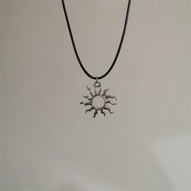 Vintage Spiral-Vortex Anhänger Halskette – Handgeflochtene Lederkordel im Boho & Y2K Stil, Unisex Schmuck