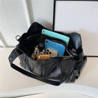 Yogodlns PU-Leder Schultertasche – Weiche Crossbody Bag mit Kontrastfarben für Damen, Modische Handtasche für Alltag & Freizeit
