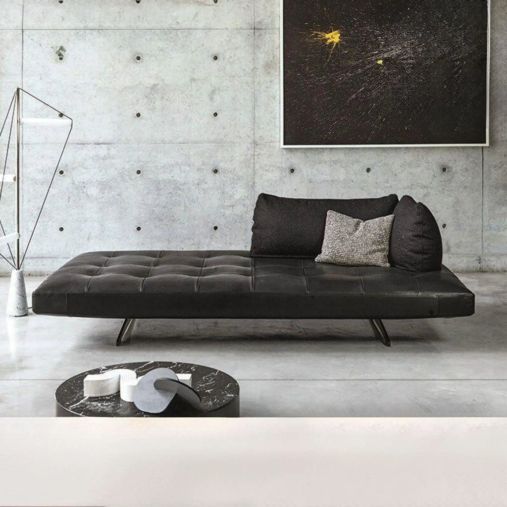 Canapé en cuir de designer italien en noir – Canapé modulaire minimaliste avec un siège confortable, flexible et flexible pour les meubles modernes 