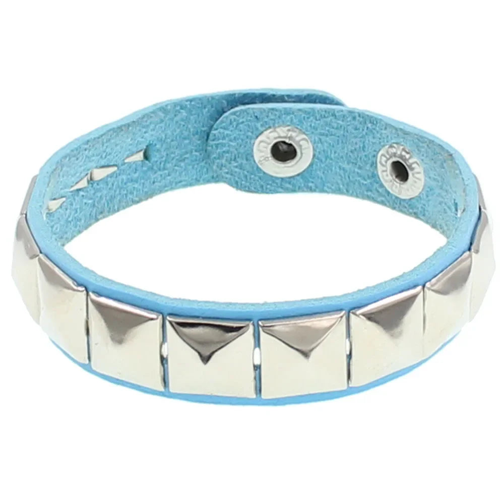 Punk Nietenarmband aus PU-Leder – Breites Gothic Lederarmband mit Spikes & Metallnieten, Verstellbares Unisex Cuff Bracelet