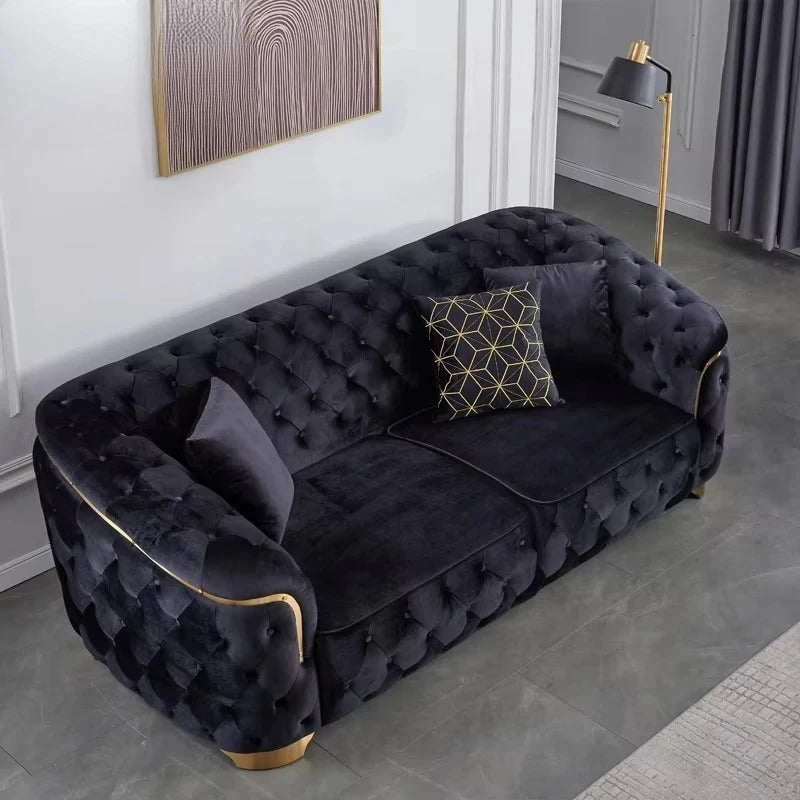 Modernes Luxus Chesterfield Sofa aus Samt – Elegantes Lounge-Sofa mit Goldener Basis &amp; Holzfüßen for stilvolle Wohnzimmer