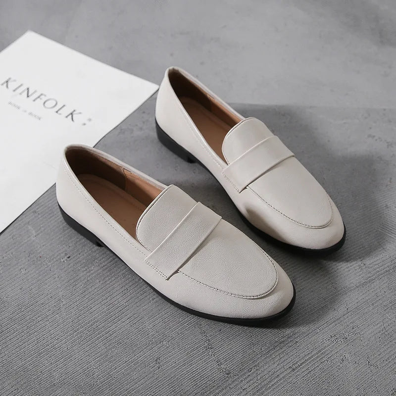 YBQJOO Damen Flats 2025 – Vintage Lederschuhe mit Rundzehen, rutschfest, britischer Stil, flache Alltagsschuhe für Frühling und Herbst