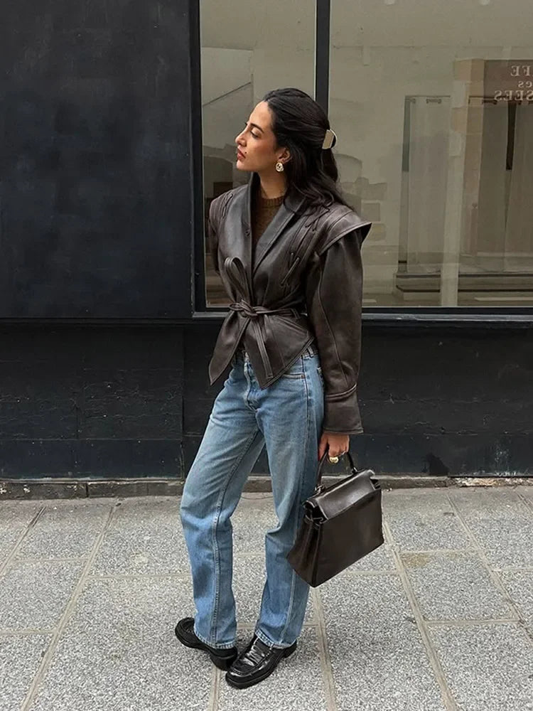 Vintage Damen Faux Lederjacke mit V-Ausschnitt & Gürtel – High-Waist Jacke mit Schnürdetails, Reverskragen & Reißverschluss für Herbst & Winter