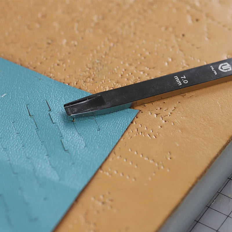 WUTA Original Webmuster Lederlochstanzer – Präziser Weaving Slot Hole Punch aus HSS für Gürtel & feine Lederarbeiten (7–10 mm)